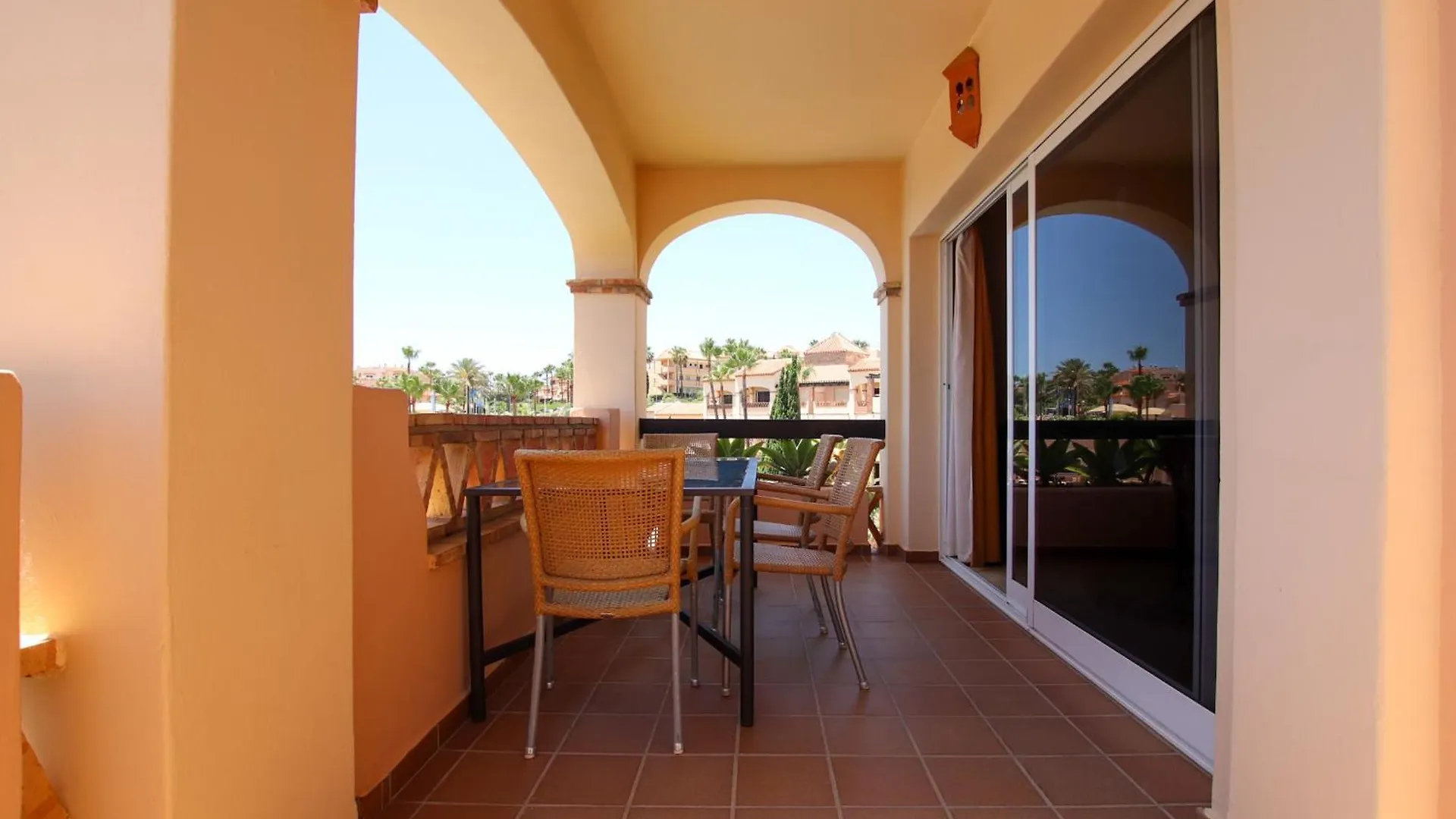 Wyndham Grand Residences Costa del Sol El Faro 3*,