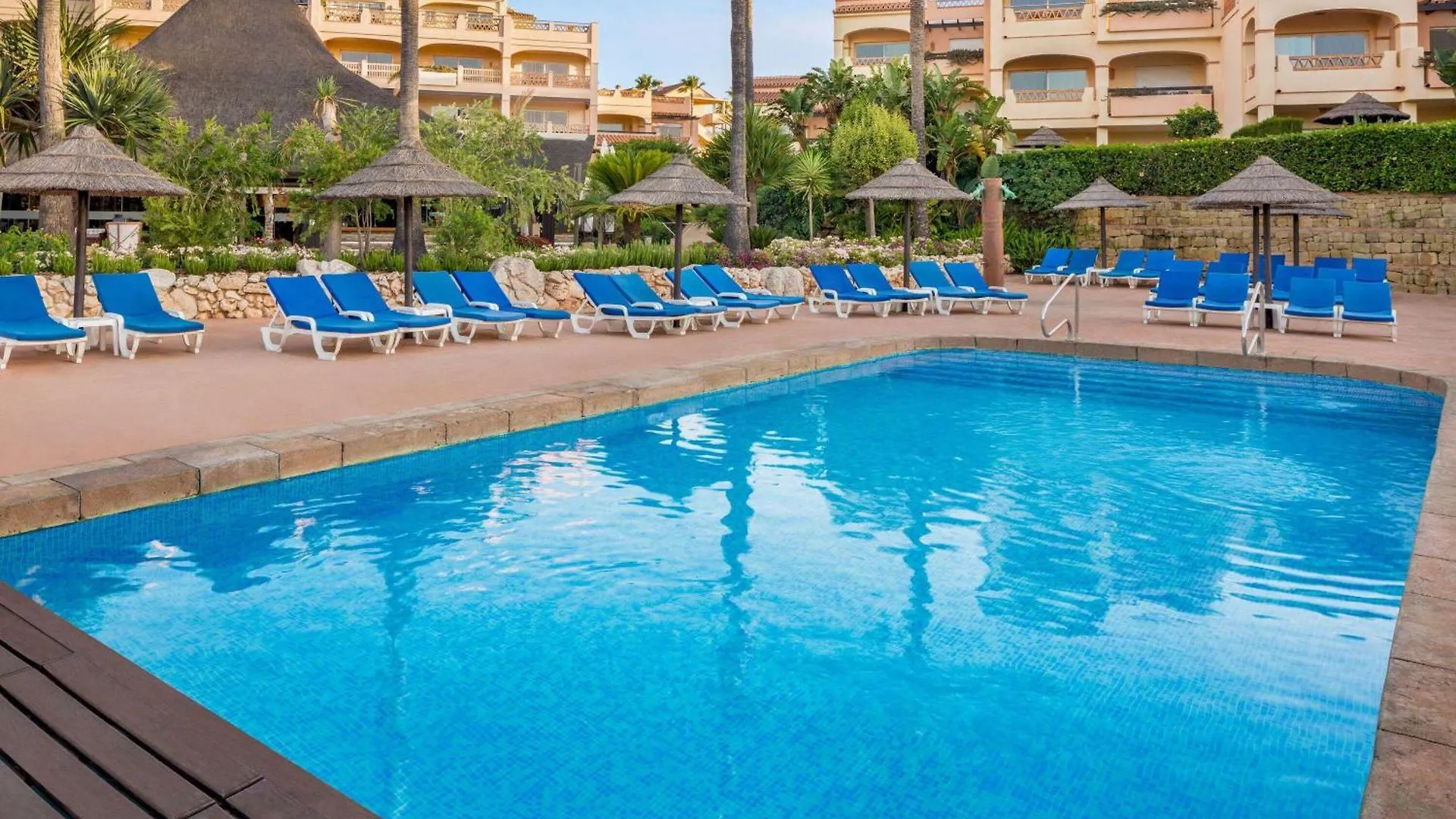 Wyndham Grand Costa Del Sol Aparthotel El Faro